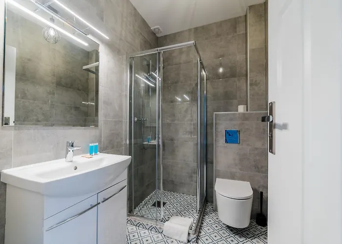 Rynek Jezycki By Bookinghost Познань