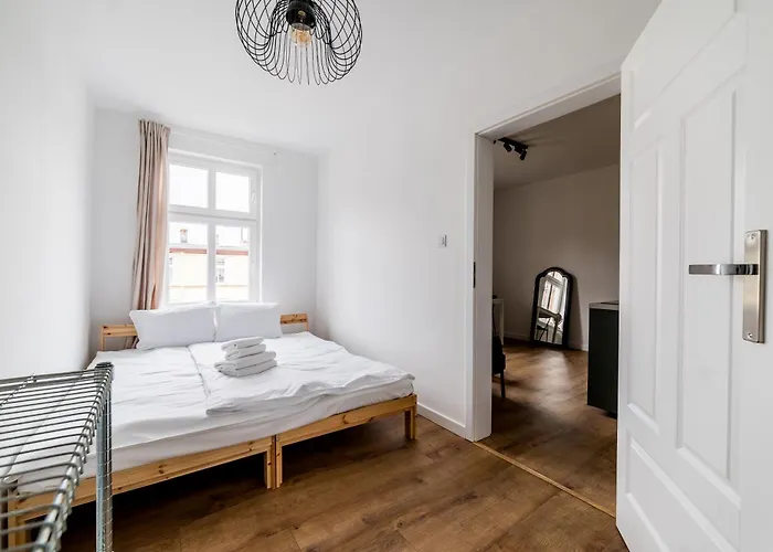 Rynek Jezycki By Bookinghost * Poznaň